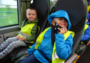 4-latki w autobusie